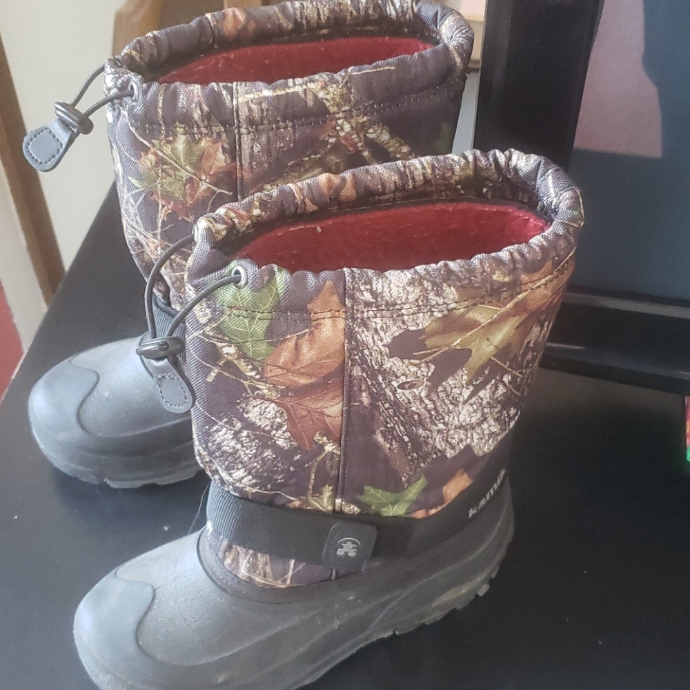 Youth camo Kamik boots